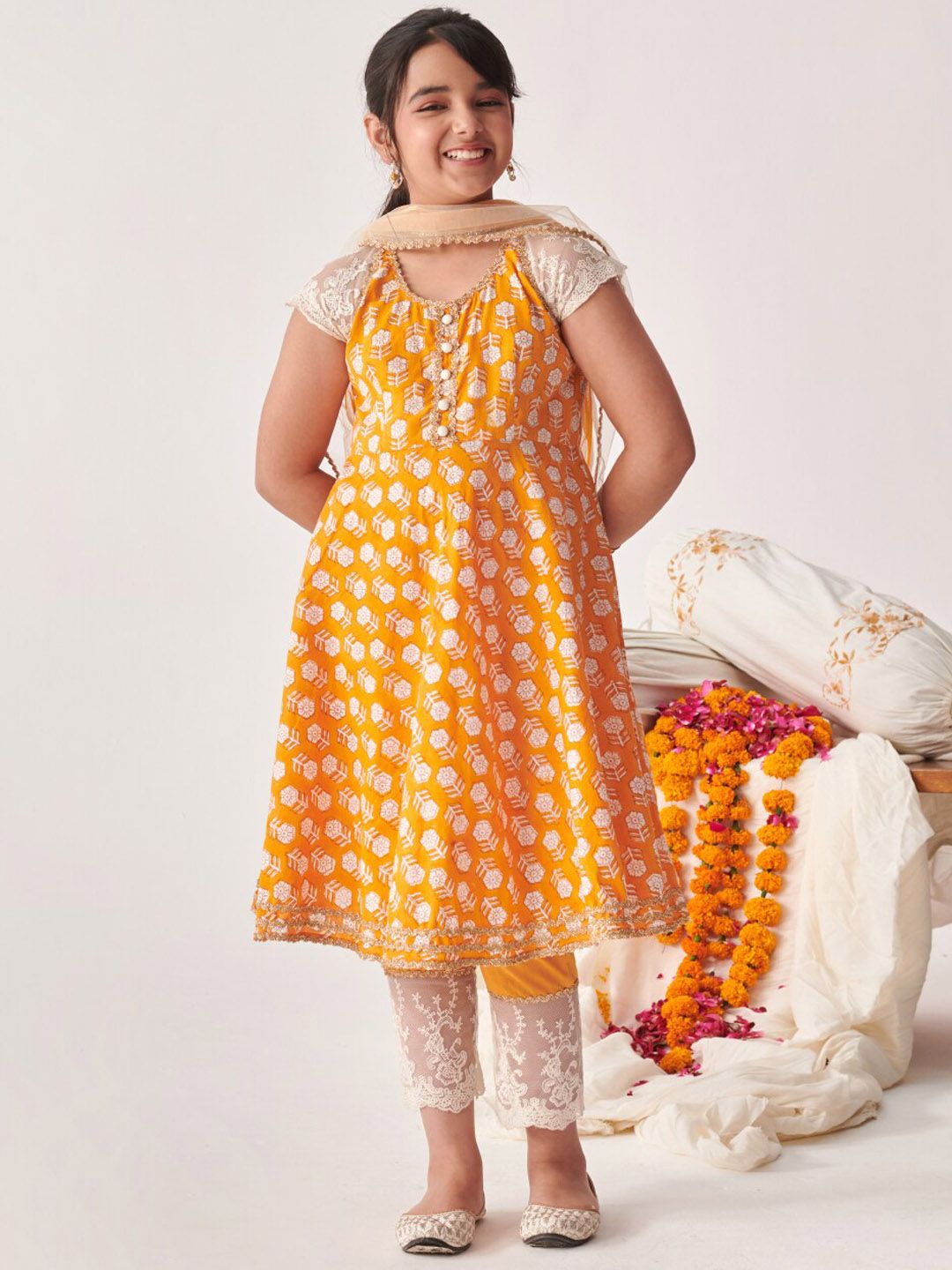 Girls Floral Printed Regular Kurta with Pyjamas & With Dupatta