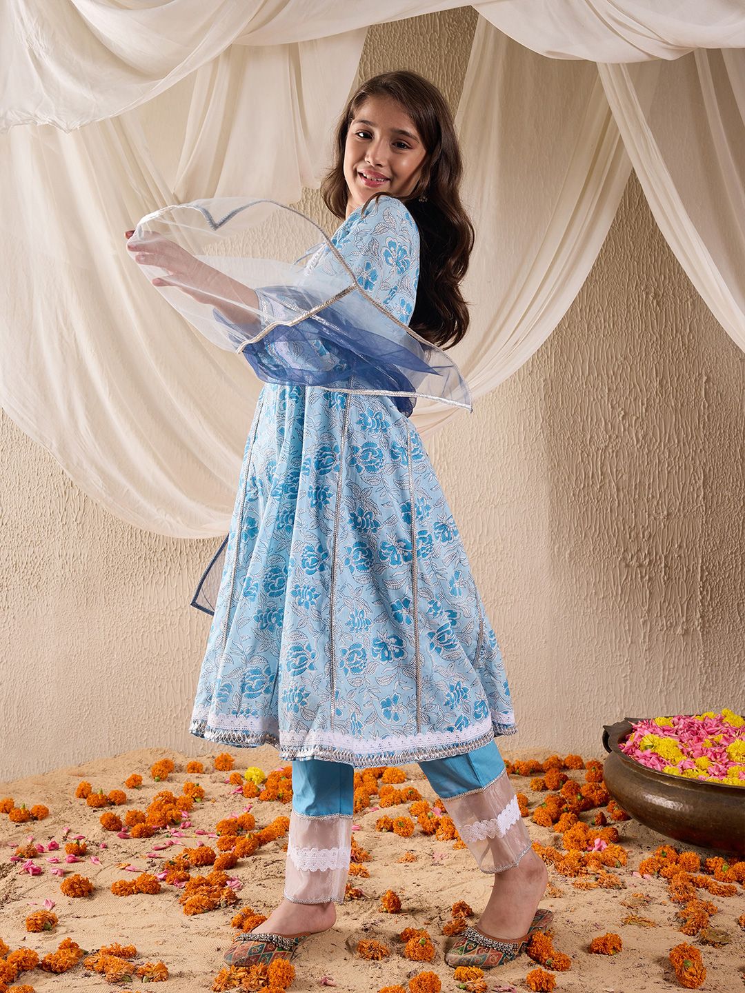 Girls Floral Printed Regular Kurta with Pyjamas & With Dupatta
