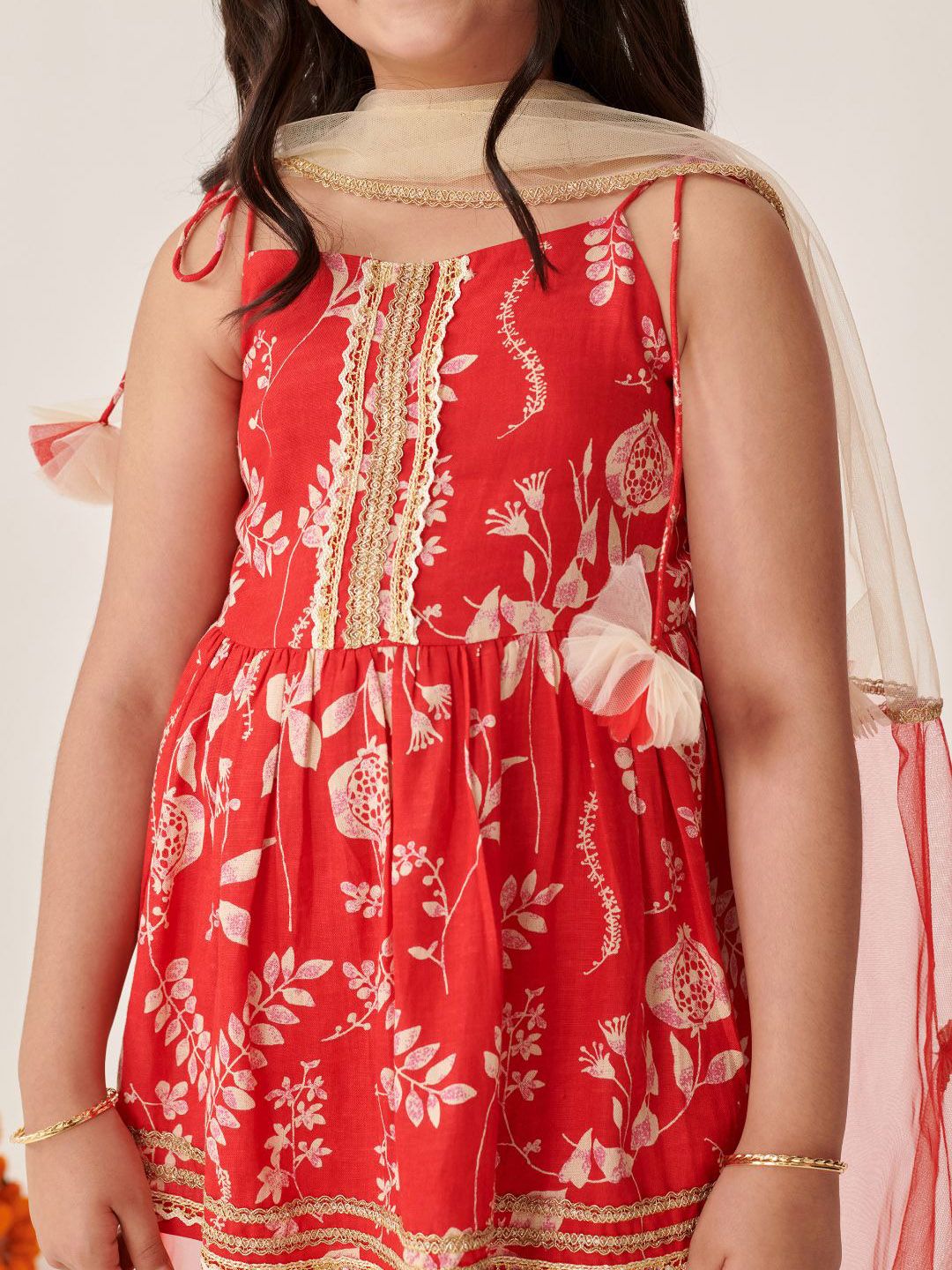Girls Floral Printed Regular Kurti Sharara With Dupatta