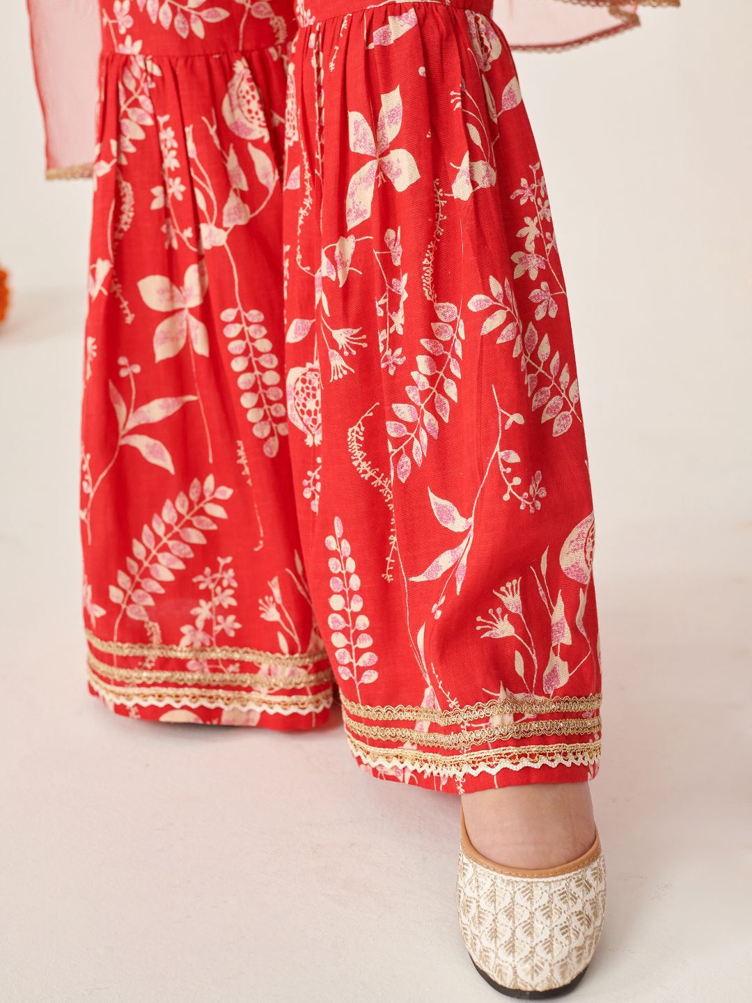 Girls Floral Printed Regular Kurti Sharara With Dupatta