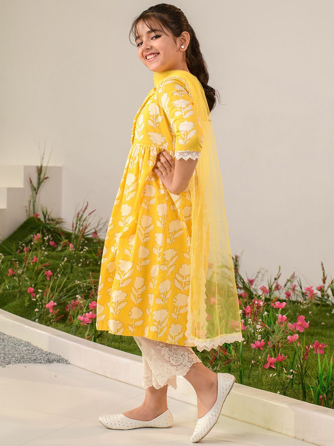 Girls Floral Printed Regular Pure Cotton Kurta with Trousers & Dupatta