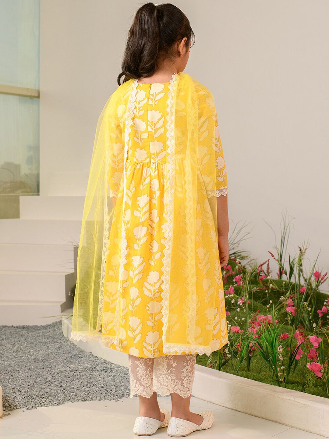 Girls Floral Printed Regular Pure Cotton Kurta with Trousers & Dupatta