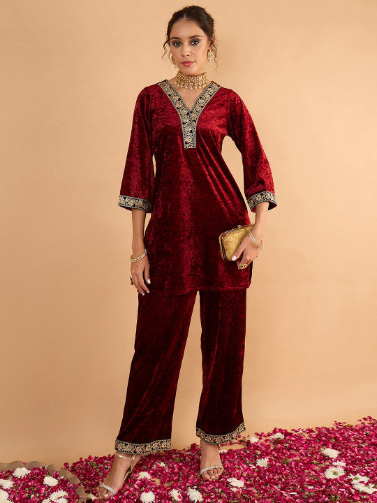 Women Ethnic Motifs Embroidered Kurta with Trousers