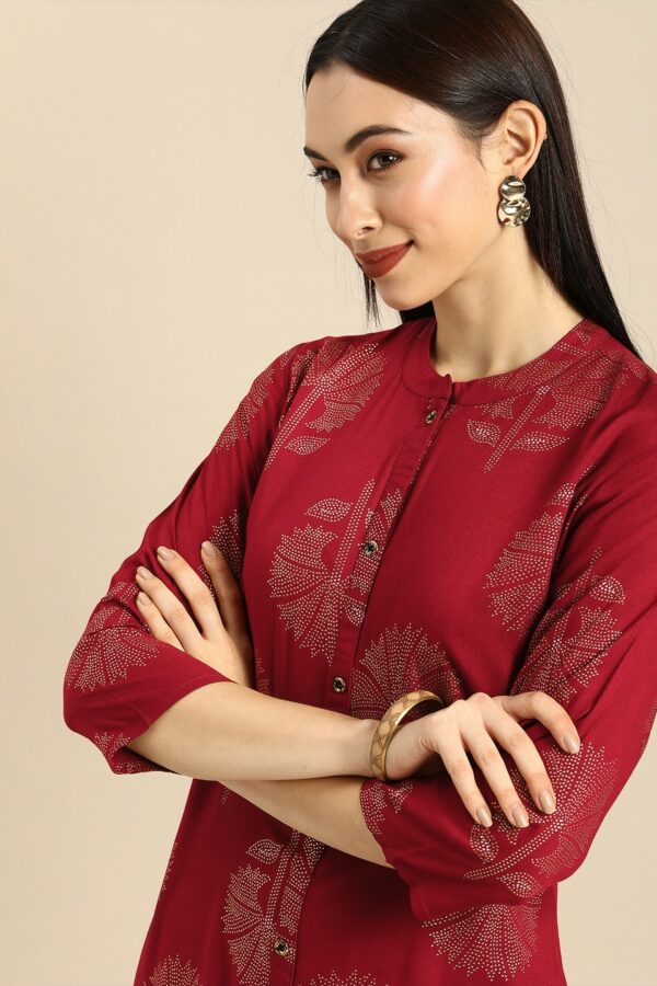 Anouk Women Maroon & Gold-Toned Floral Embellished Kurta