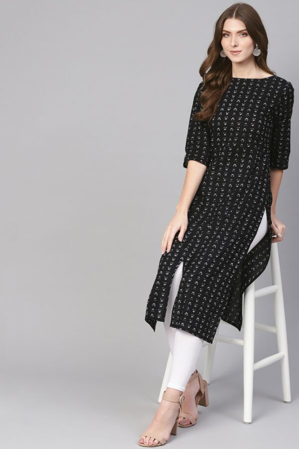 Nayo Women Black & White Floral Printed Straight Kurta