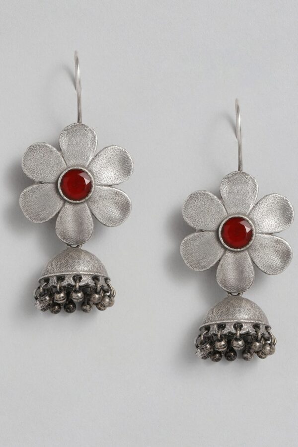 EL REGALO Red & Oxidised Silver-Toned Floral Shaped Stone Studded Jhumkas