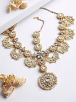 KARATCART Gold-Plated & White Kundan-Studded & Pearls Beaded Floral Shaped Sheeshphool Mathapatti - Image 2