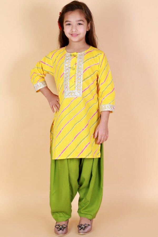 KID1 Girls Yellow Leheriya Printed Gotta Patti Pure Cotton Kurta with Patiala
