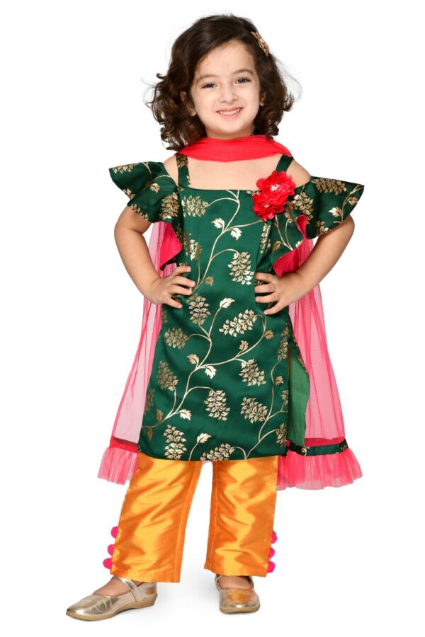 SAKA DESIGNS Girls Green Floral Printed Regular Kurti with Trousers & With Dupatta