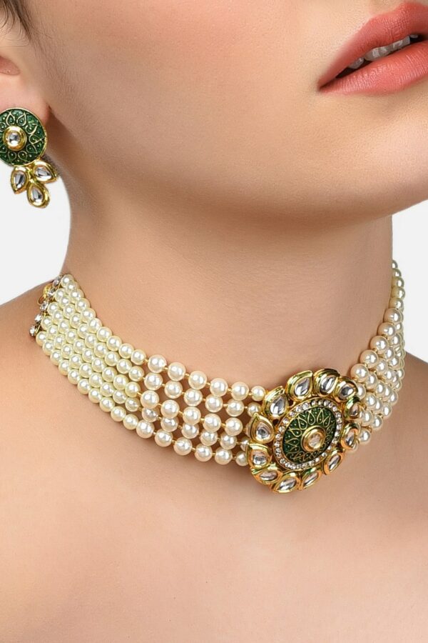 Zaveri Pearls Gold-Plated & White Kundan & Pearls Studded Multistrand Choker Jewellery Set