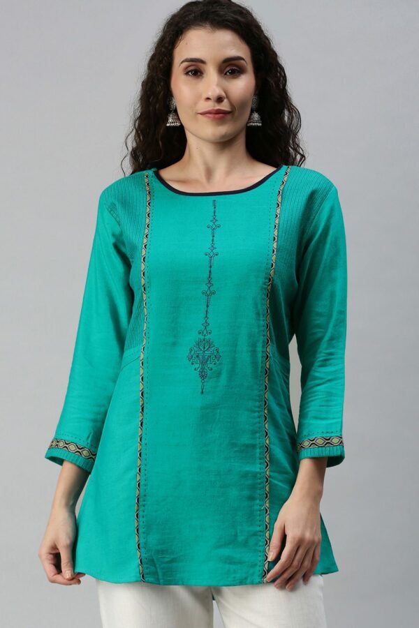 SheWill Green Ethnic Motifs Embroidered Thread Work Thread Work Panelled Kurti