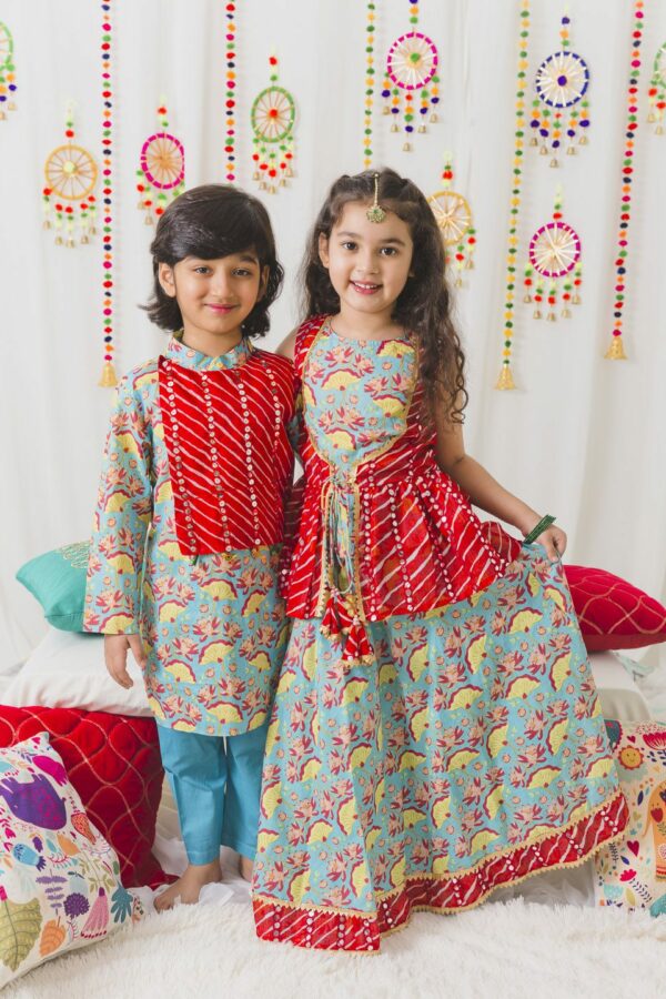 pspeaches Girls Green & White Printed Sequinned Ready to Wear Lehenga