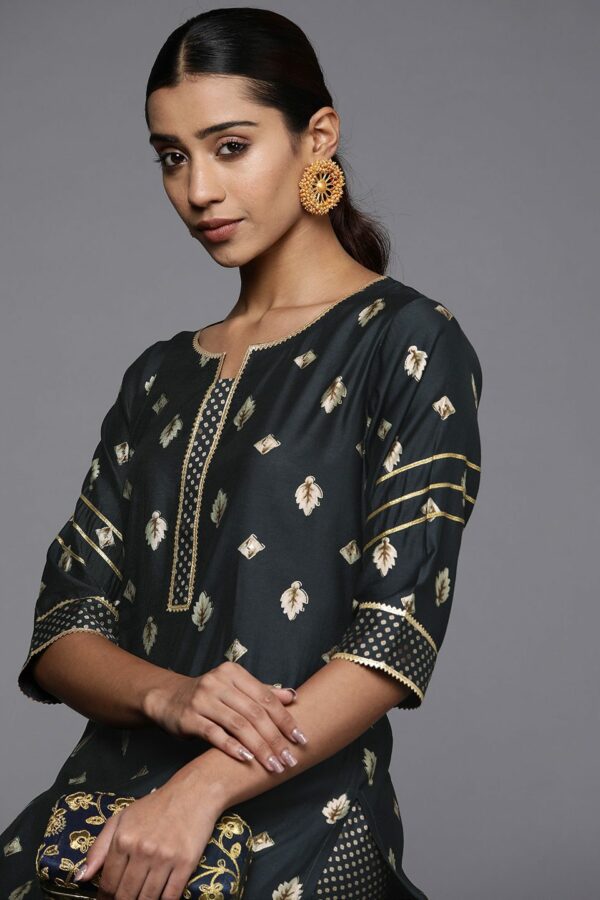 Libas Women Charcoal Floral Printed Gotta Patti Kurta