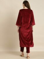 Shae by SASSAFRAS Women Maroon Velvet Kurta - Image 4