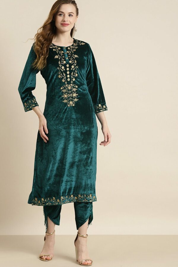 Shae by SASSAFRAS Women Teal Green & Gold-Toned Floral Embroidered Velvet Kurta