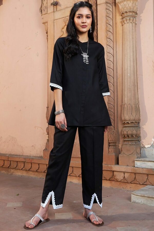 Shae by SASSAFRAS Lace Detail Kurti with Trousers