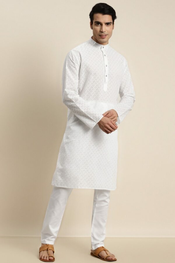 SOJANYA Men Pure Cotton Chikankari Kurta