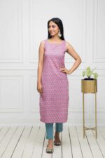 Women Pink Solid Cotton Straight Round Neck Kurtas
