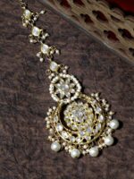 KARATCART Gold-Plated White Kundan-Studded Pearl Beaded Handcrafted Maangtikka