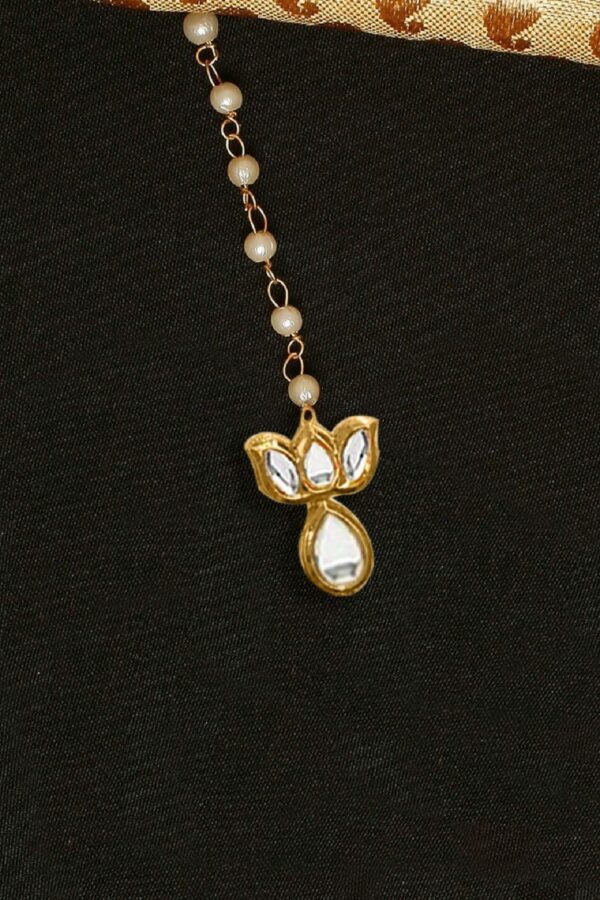 OOMPH Gold Plated Kundan Studded & Beaded Small Louts Design Maangtikka