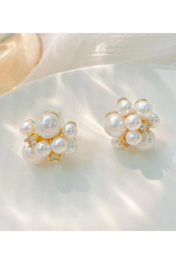 Unwind by Yellow Chimes Gold-Toned Contemporary Pearl Studded Earrings