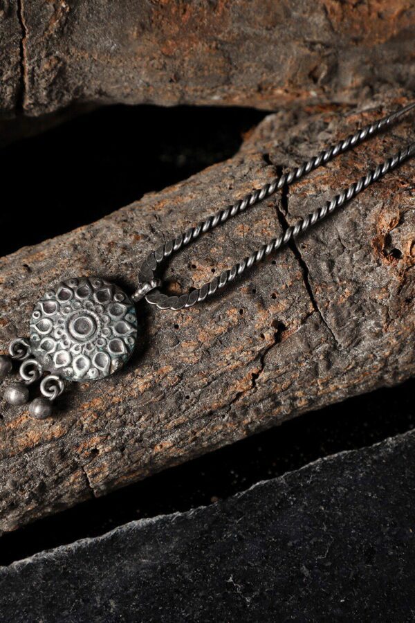 Veni Silver-Plated Oxidised Hair Bun Pin