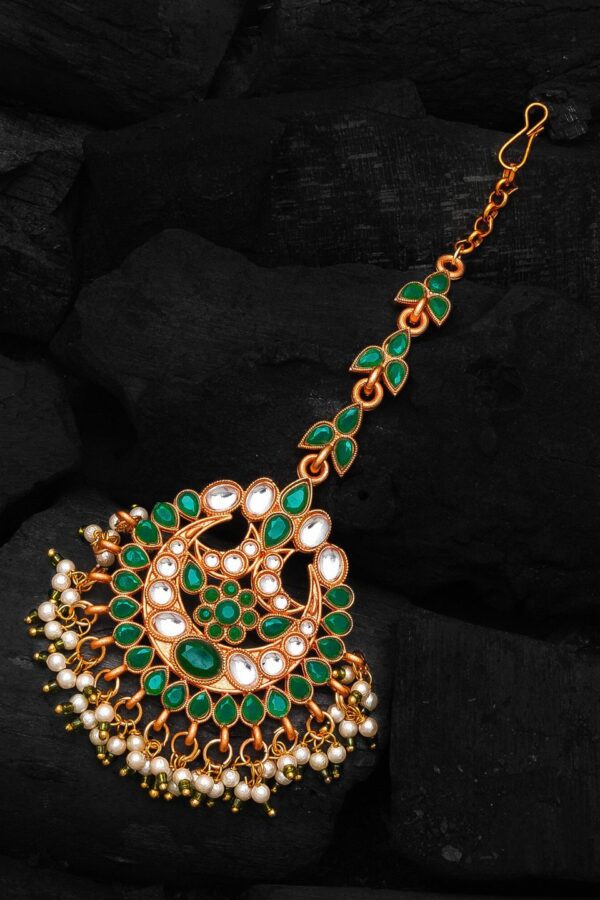 aadita Gold-Plated Green & White Stone-Studded & Beaded Handcrafted Maangtikka