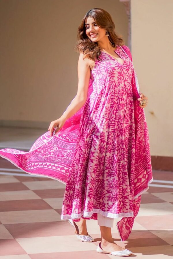 Pink Cotton Floral Printed Kurta With Pant & Dupatta