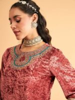 Shae by SASSAFRAS Ethnic Motifs Yoke Design Thread Work Velvet Kurta - Image 2