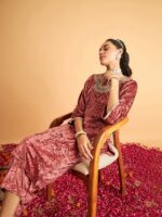 Shae by SASSAFRAS Ethnic Motifs Yoke Design Thread Work Velvet Kurta - Image 6