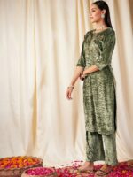 Shae by SASSAFRAS Floral Embroidered Sequinned Grandeur & Majestic Artwork Velvet Kurta - Image 3