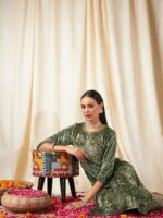 Shae by SASSAFRAS Floral Embroidered Sequinned Grandeur & Majestic Artwork Velvet Kurta - Image 6