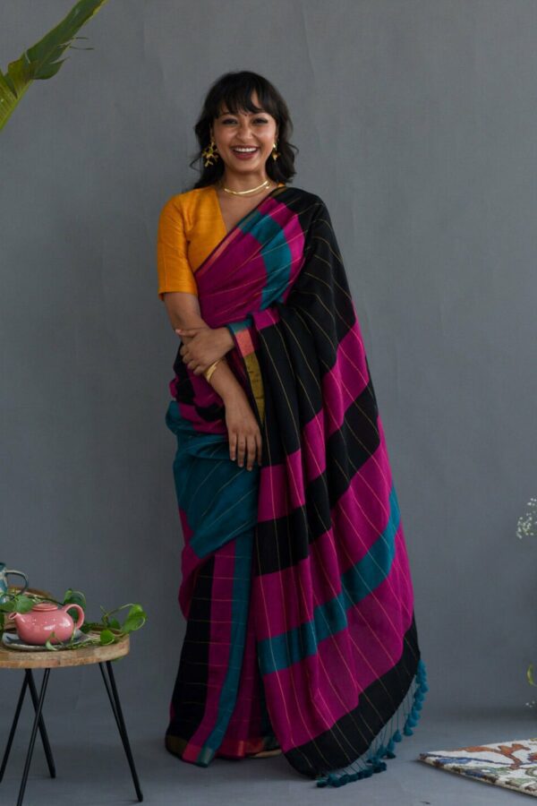 Suta Colourblocked Zari Saree