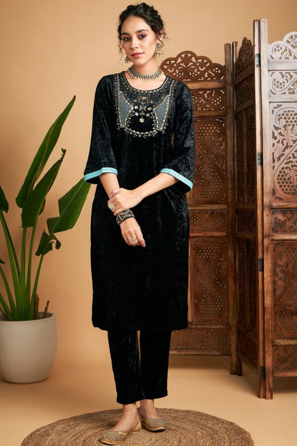 Shae by SASSAFRAS Black Ethnic Motifs Embroidered Zari Straight Velvet Kurta