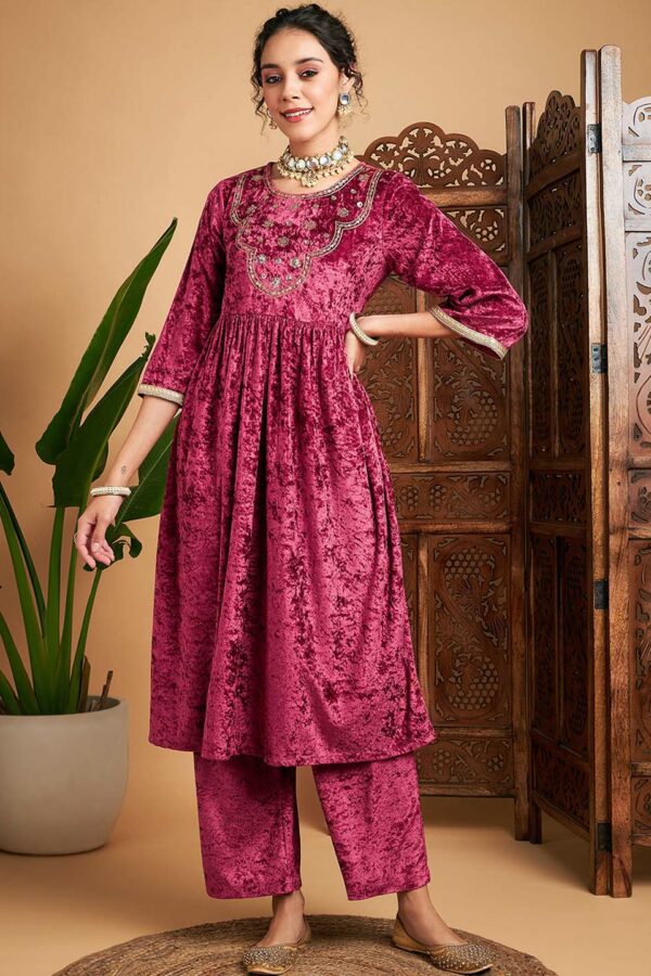 Shae by SASSAFRAS Ethnic Motifs Yoke Design Sequinned Velvet Kurta with Trousers