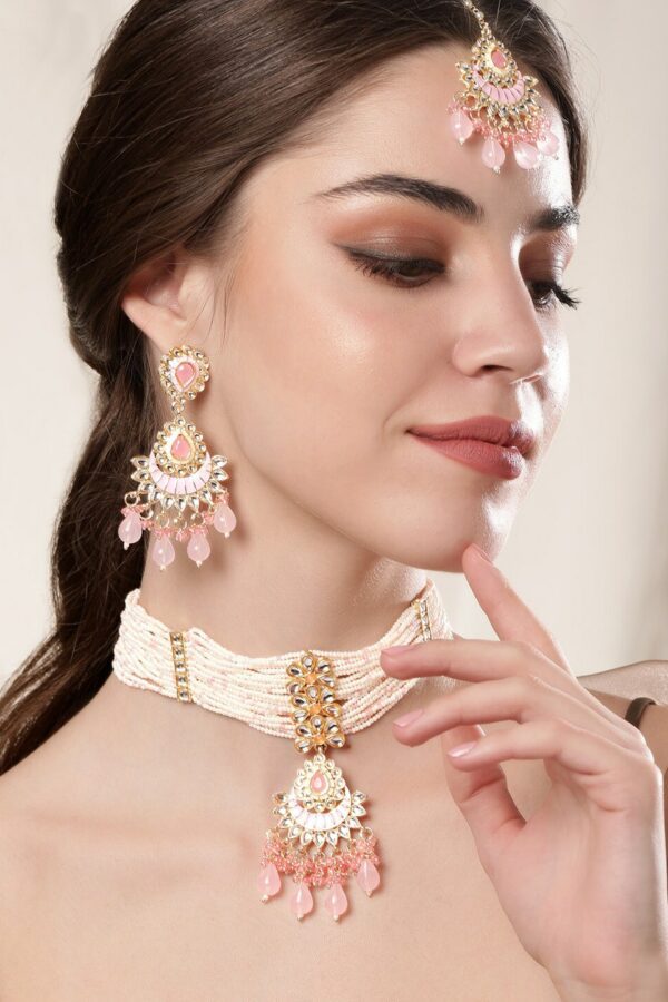 Rubans Gold Plated Kundan Studded & Beaded Jewellery Set