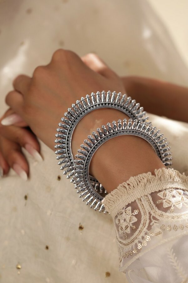 Rubans Set of 2 Vintage Oxidized Silver Plated Bangles