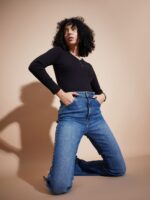 SASSAFRAS BASICS Ribbed V-Neck Fitted Top - Image 5