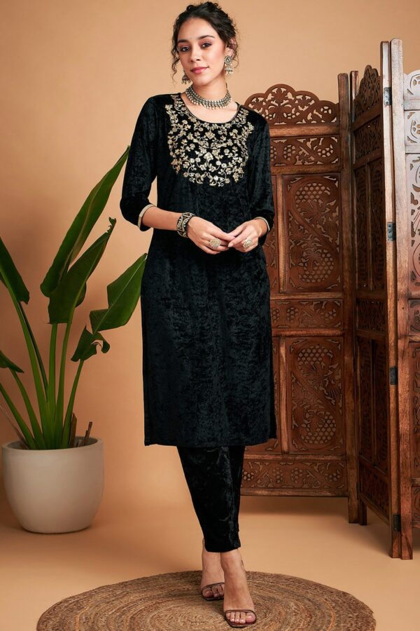 Shae by SASSAFRAS Black Floral Yoke Design Thread Work Detail Velvet Straight Kurta
