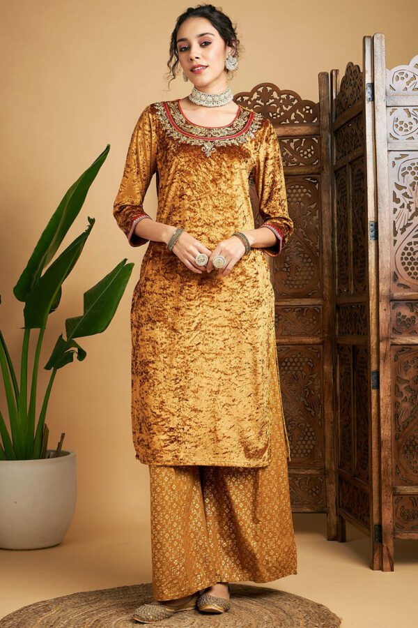 Shae by SASSAFRAS Ethnic Motifs Yoke Design Pure Velvet Straight Kurta