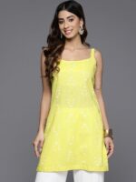Ahalyaa Floral Printed Square Neck Kurti