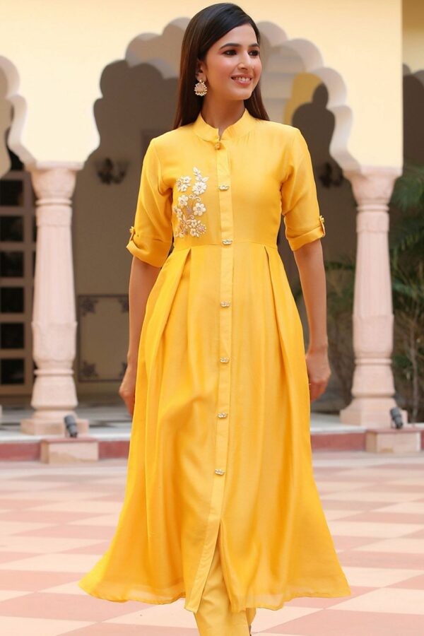 GILLORI Floral Empire Zardozi Chanderi Silk Kurta with Trousers