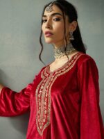 Shae by SASSAFRAS Women Ethnic Motifs Embroidered Regular Velvet Kurta with Trousers - Image 2