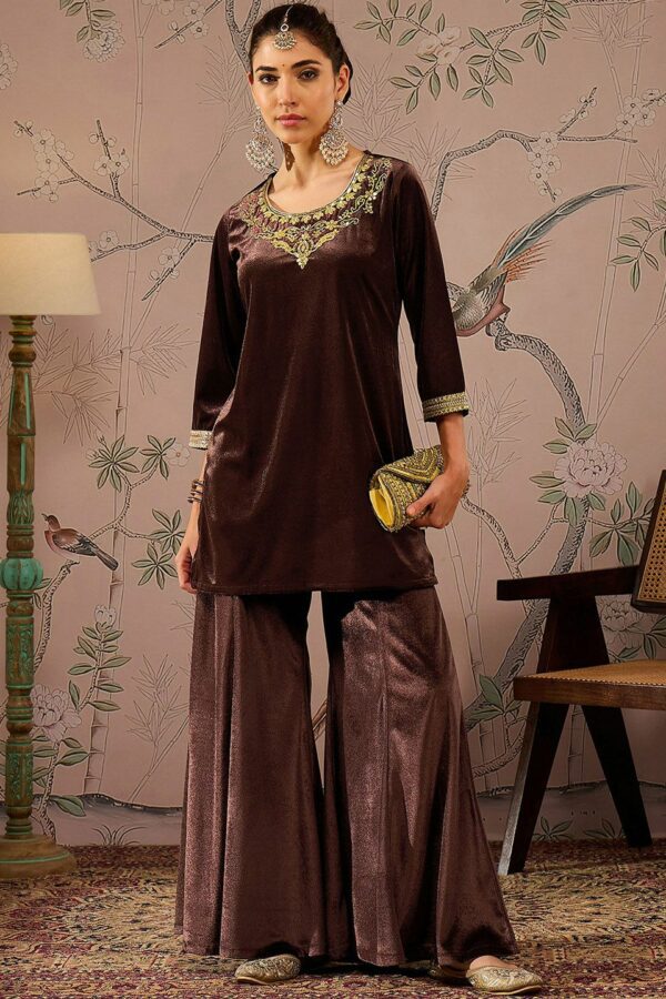 Shae by SASSAFRAS Women Floral Embroidered Regular Thread Work Velvet Kurti with Trousers