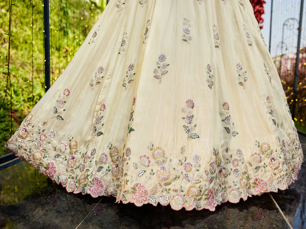 GREEN - Tissue Fabric with Sequinse & Thread Embroidery Semi-Stitched Lehenga Choli & Dupatta - Image 2