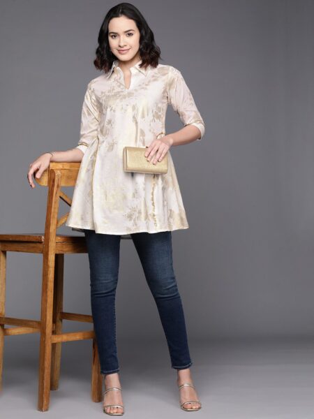 Ahalyaa Floral Printed Shirt Collar Cotton Tunic With Lace Inserts Detail