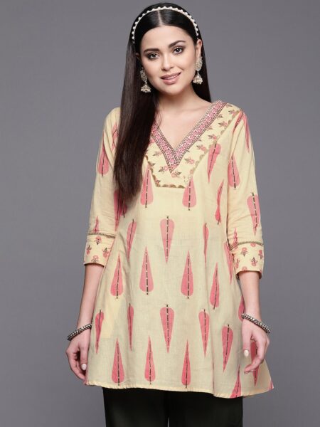 Ahalyaa Women Beige & Pink Printed V-Neck Pure Cotton Tunic