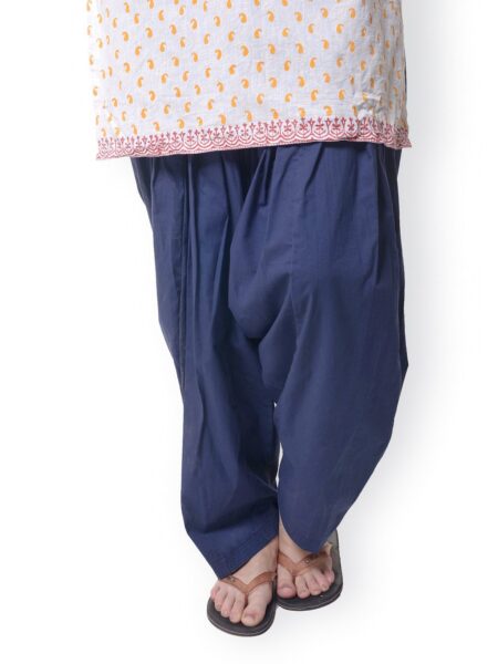 Bitterlime Women Navy Blue Solid Patiala Pants