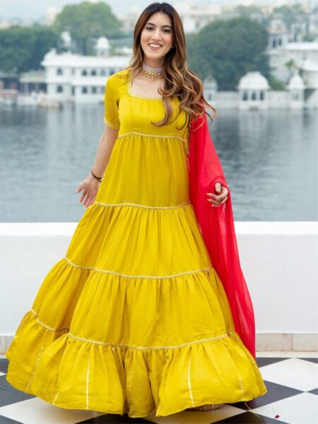Lavanya The Label Women Kurta With Dupatta