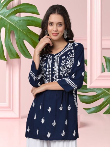 PARAMOUNT CHIKAN Ethnic Motifs Chikankari Embroidered A Line Kurti